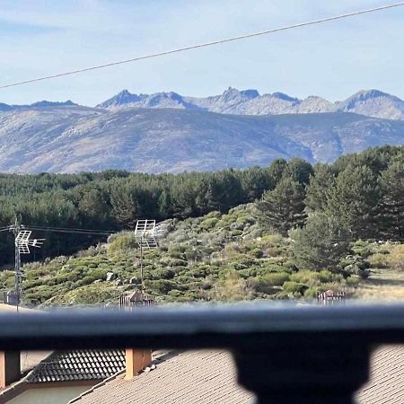 La Nava De Gredos Acogedor Piso Con Vistas Appartement Navarredonda de Gredos Buitenkant foto