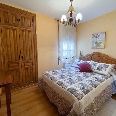La Nava De Gredos Acogedor Piso Con Vistas Appartement Navarredonda de Gredos Buitenkant foto