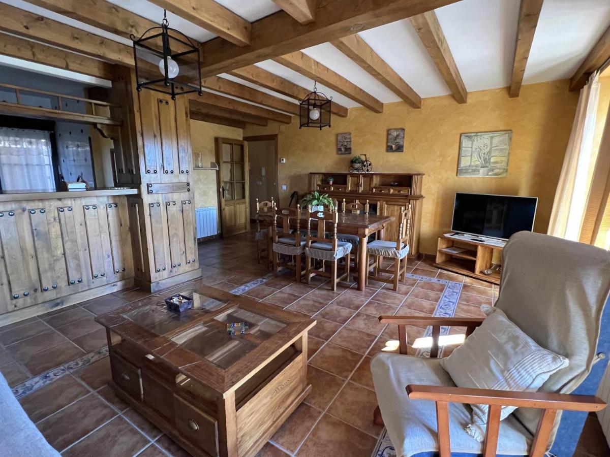 La Nava De Gredos Acogedor Piso Con Vistas Appartement Navarredonda de Gredos Buitenkant foto